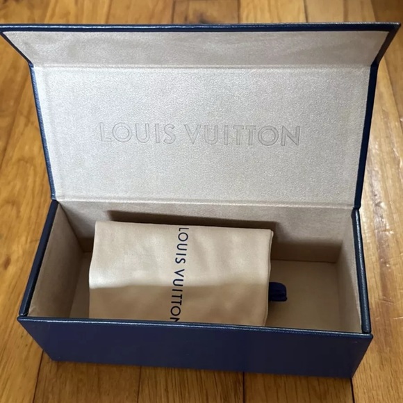 Louis Vuitton Black Sunglasses with Gold Accents - Picture 9 of 10